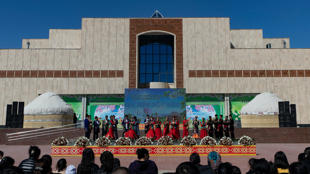 De la Soie à la Toile : Grand Voyage Artisanal de Samarcande au Karakalpakstan